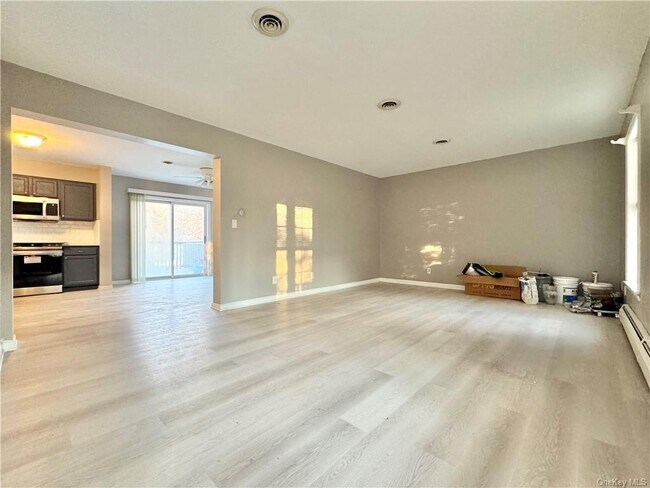 Building Photo - 18 Old Little Britain Rd