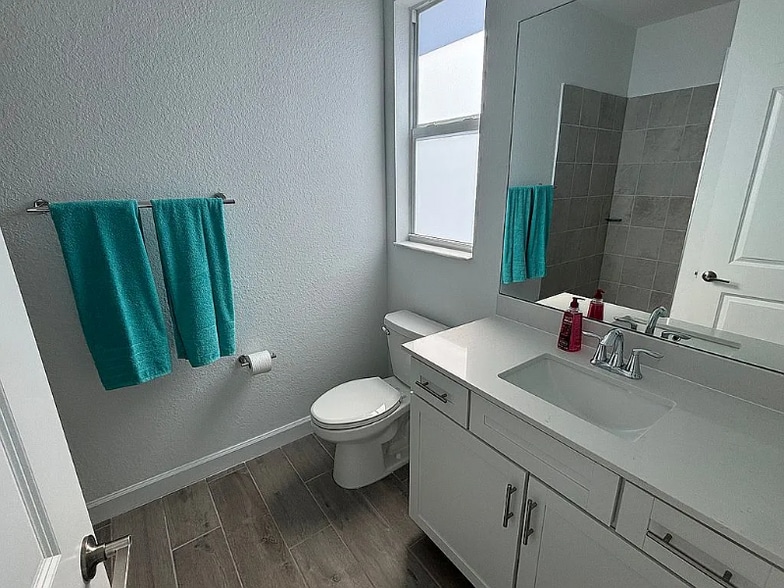 Building Photo - 8256 Shr Lk Dr