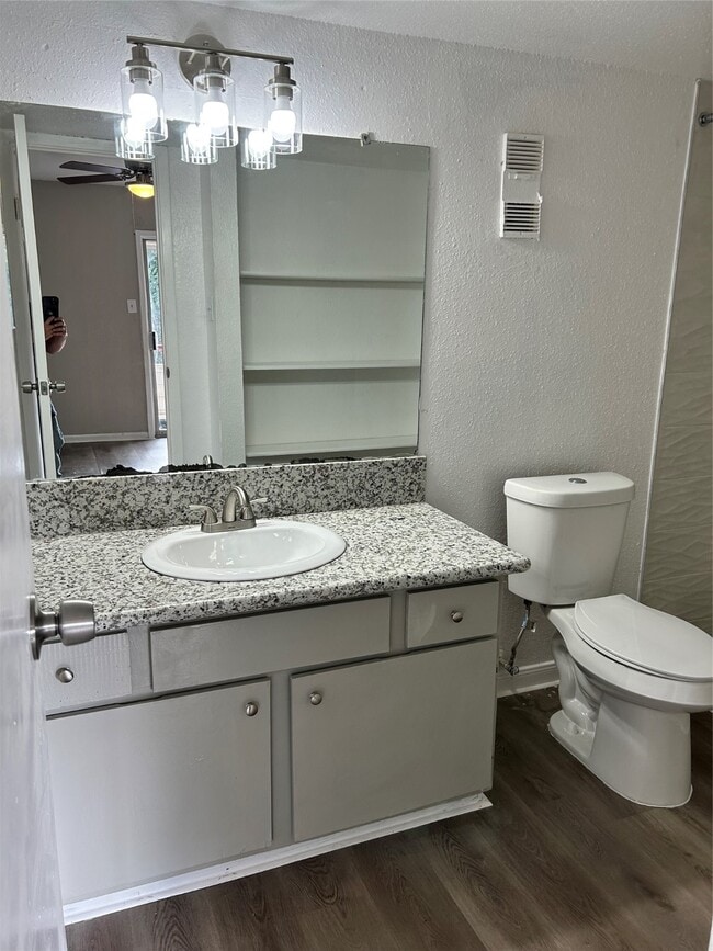 Building Photo - 3901 Woodchase Dr