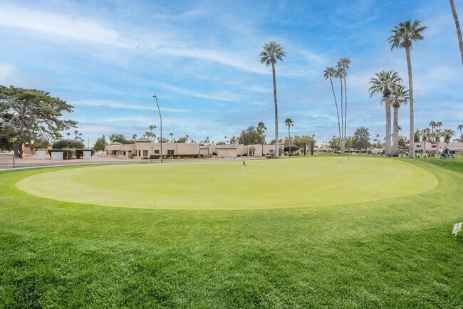 Building Photo - 650 S Arrowwood Way