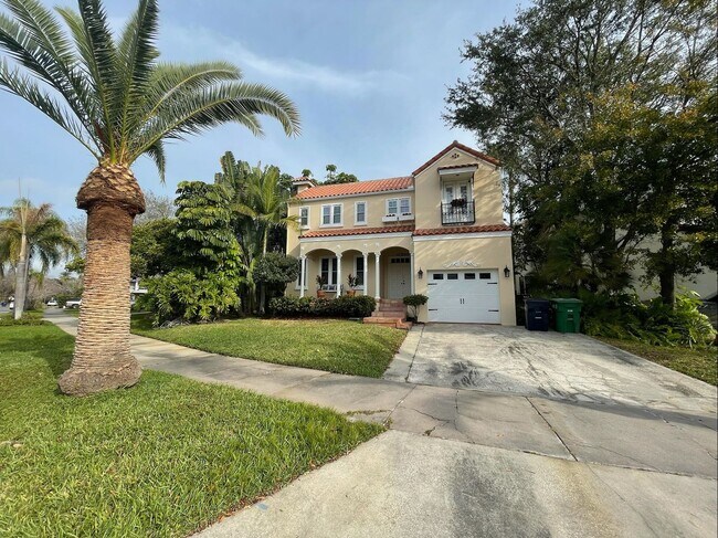 Building Photo - Davis Islands Spanish Med 3 Bed 2.5 Bath 1 car garage with Spool