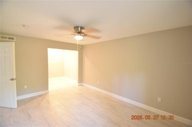 Building Photo - 877 114th Ave N