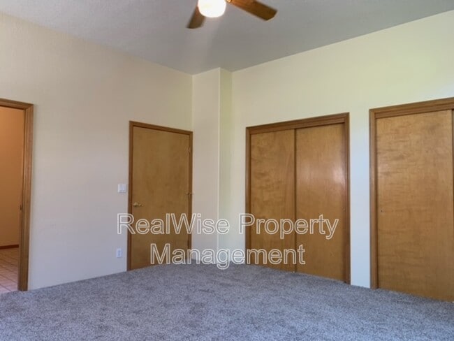 Building Photo - 2226 Blue Heron Ct