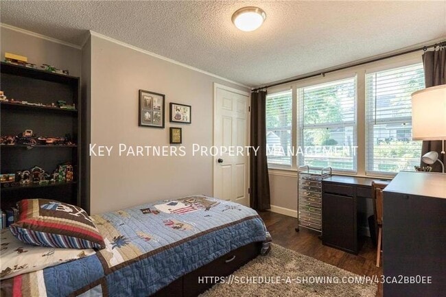 Building Photo - 1309 Linden Rd