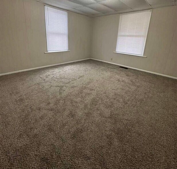 Building Photo - 2429 2nd Ave