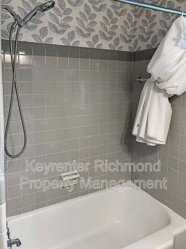 Building Photo - 4233 Pawnee Rd