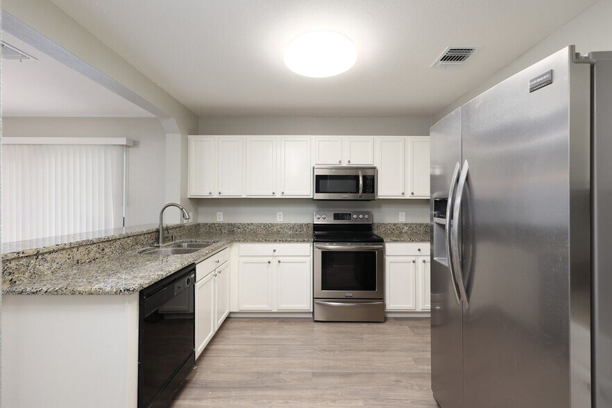 Building Photo - 25130 Longbranch Run