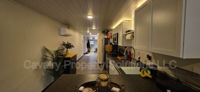 Building Photo - 3947 E Calvary Rd