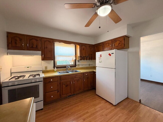 Building Photo - 9537 Arthur St