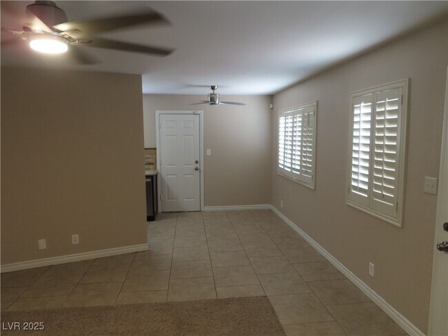 Building Photo - 5071 Orinda Ave