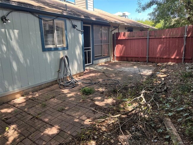 Building Photo - 8002 Clydesdale Dr