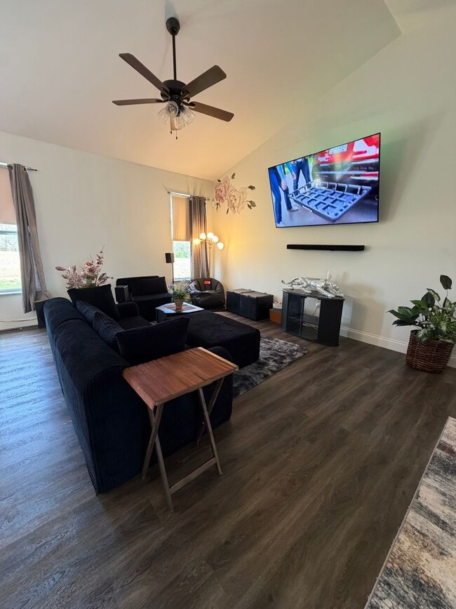 Building Photo - 1204 Yeats Ct