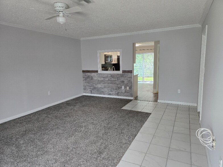 Building Photo - 843 Cambridge Ct