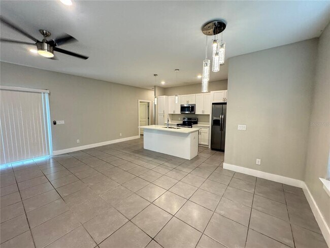Building Photo - 13 Zinnia Ln