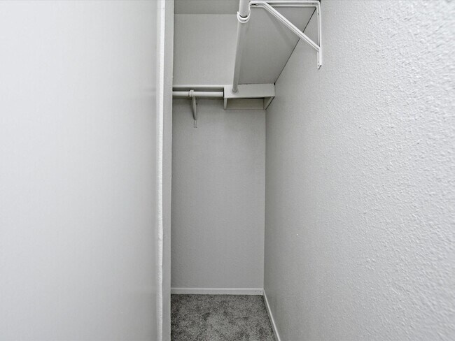 Building Photo - 806 Sunny Ln