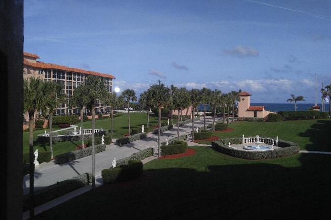 Building Photo - 2871 N Ocean Blvd