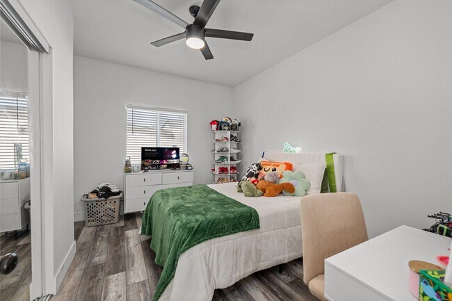 Building Photo - 5161 Brockbank Pl