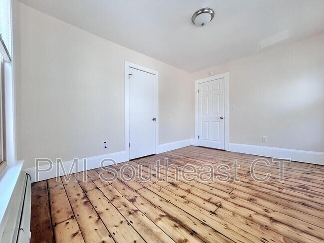 Building Photo - 32 Starr St