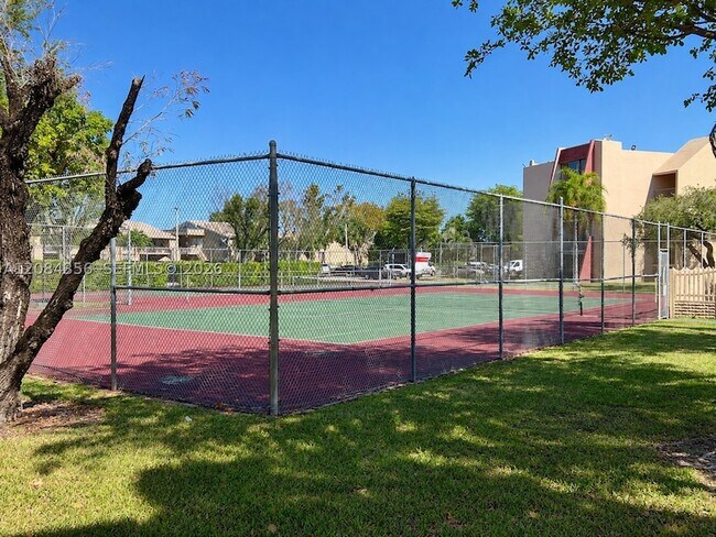 Building Photo - 13707 SW Kendale Lakes Cir