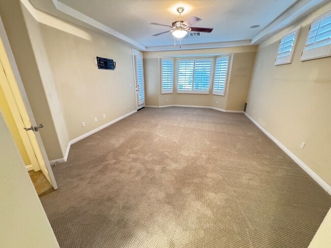 Building Photo - Spacious 4 Bedroom Home with Private Pool!