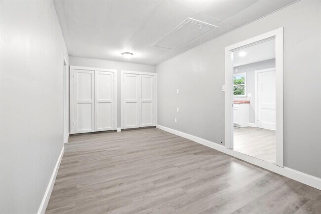 Building Photo - 1313 Elm St