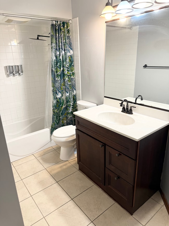 Building Photo - 2508 Dogwood Dr