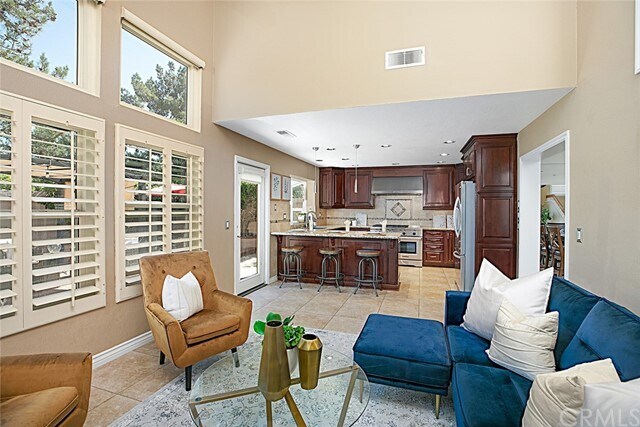 Building Photo - 23 Las Cruces