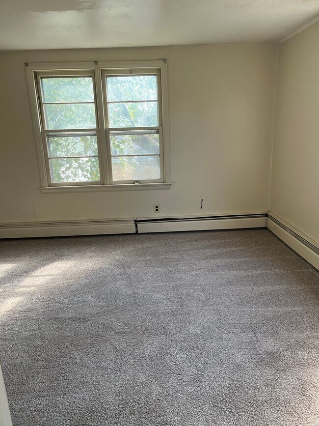 Building Photo - 127 &amp; 127 1/2 N Penn St