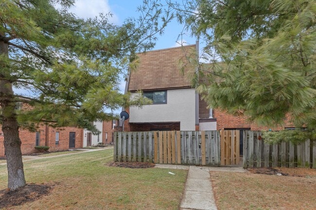 Building Photo - Spacious 3-Bedroom with Private Patio in Westerville