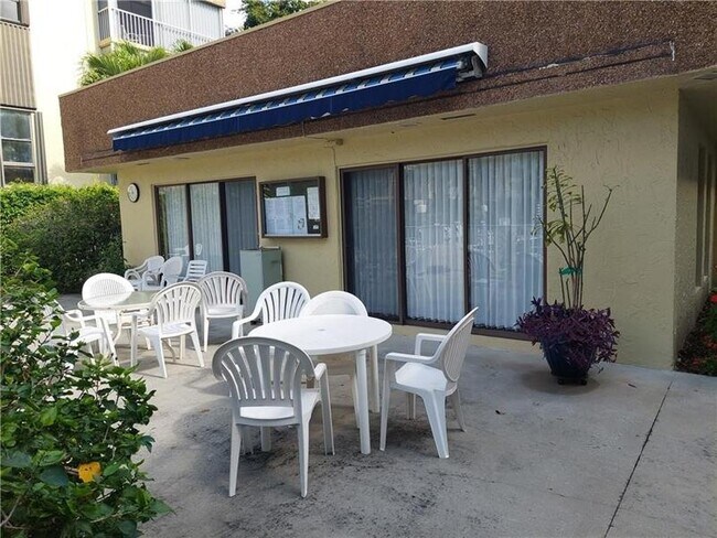 Building Photo - 367 S Federal Hwy