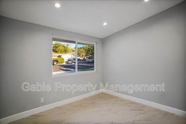 Building Photo - 27707 Tambora Dr