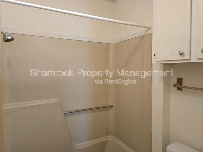 Building Photo - 913 Lancelot Cir