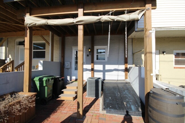 Building Photo - Coming Soon!!  Beautiful, well kept 3 bedr...