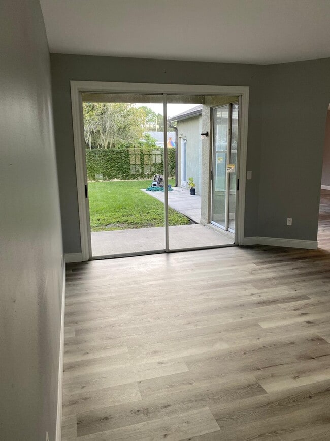 Building Photo - 1341 Flaxwood Ave