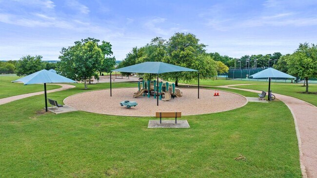Building Photo - 9424 Castle Pines Dr