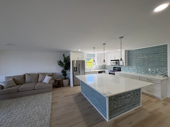 Building Photo - 360 Wilma Cir