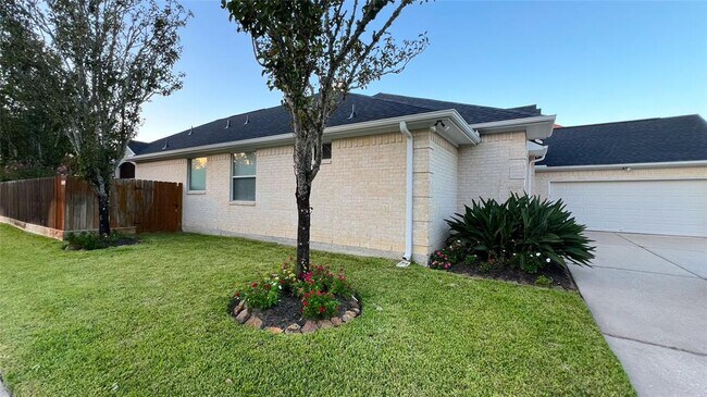 Building Photo - 2411 Kilgarney Keep St