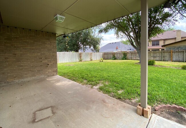Building Photo - 3Bed/2Bath in Mcallen TX Now Available ( T...