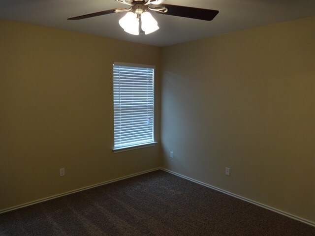 Building Photo - 103 Outfitter Dr