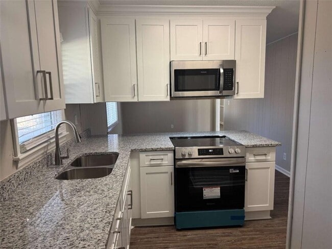 Building Photo - 437 Lockridge Ln