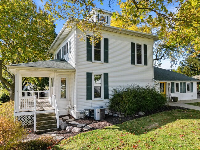 Building Photo - W5838 County Rd A