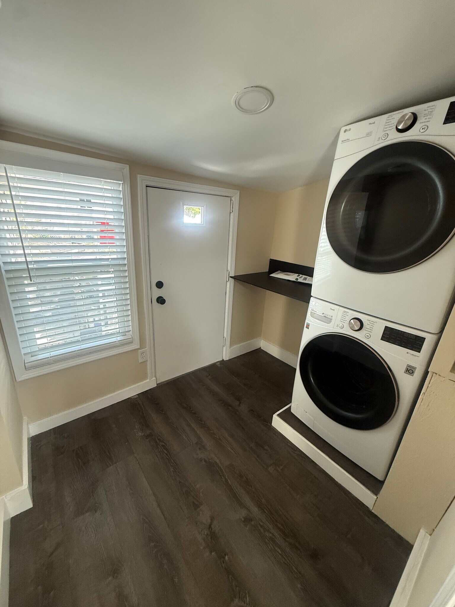Washer/Dryer - 361 S Wing St