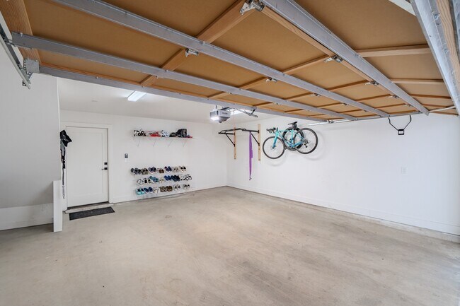 Building Photo - 7207 Gaston Ave