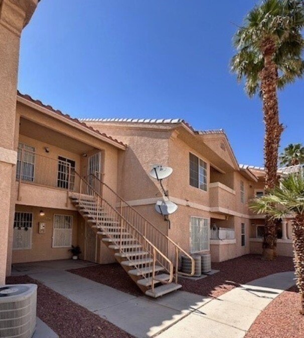Building Photo - 1830 N Pecos Rd