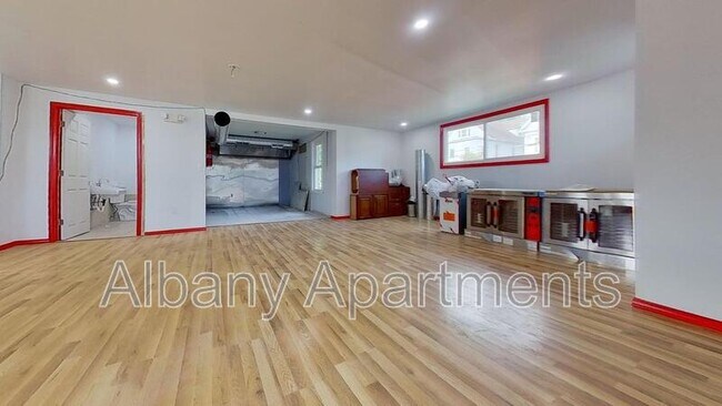 Building Photo - 4 Ten Eyck Ave