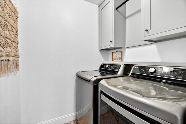 Building Photo - 301 Medlin Creek Loop