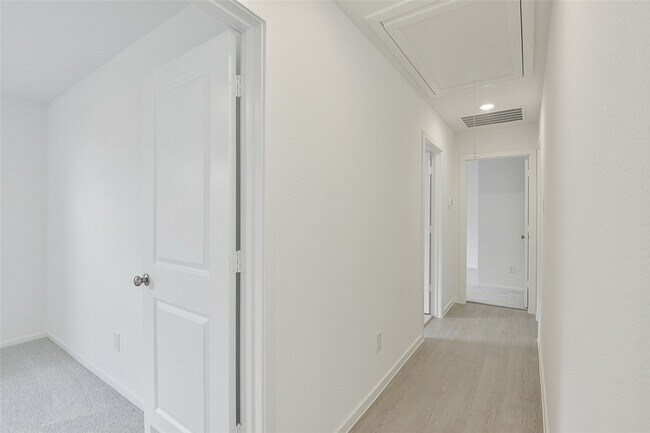 Building Photo - 16818 Great Highlands Dr