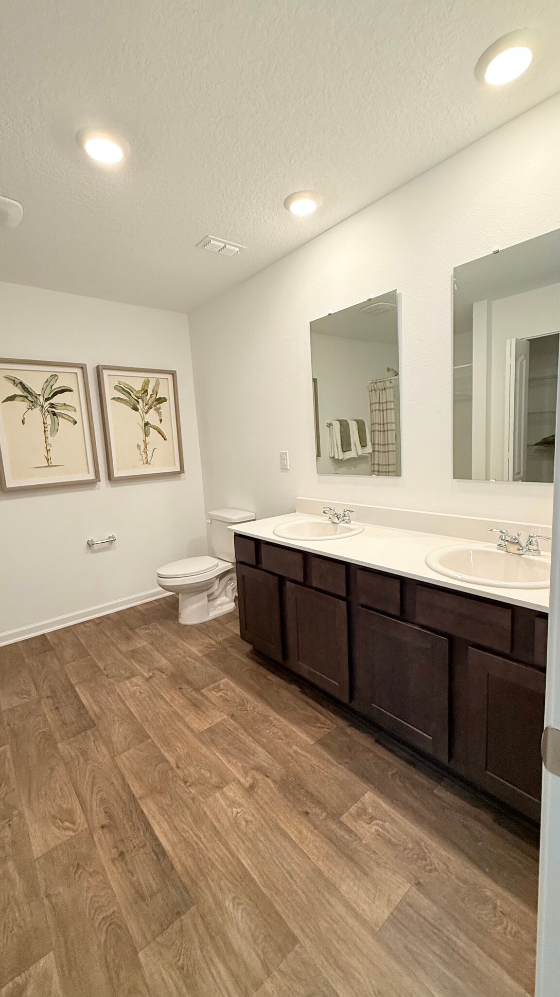 Picture of model home. Home has white cabinets - 16 Summerwood Rd S