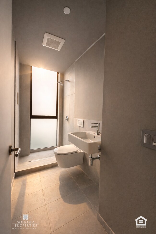 Building Photo - 1207-1209 Broadway