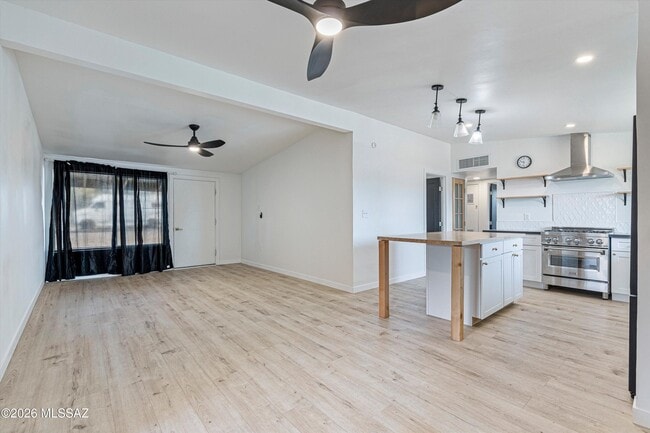 Building Photo - 227 S Ave B
